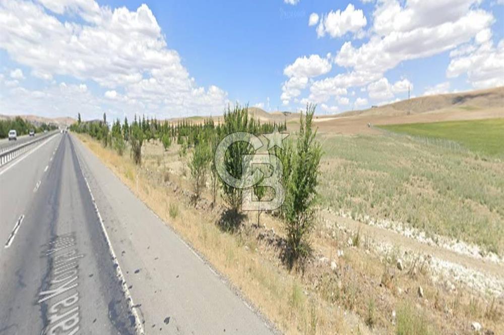 ANKARA KONYA KARAYOLUNA CEPHE, KONYA YÖNÜNDE SATILIK TARLA