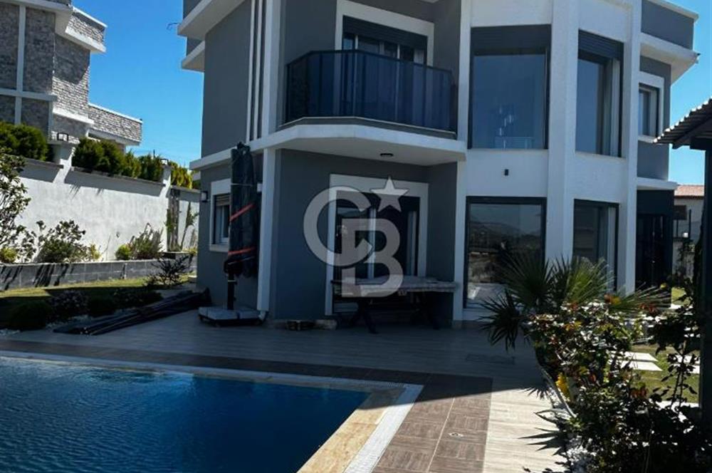 FOÇAKÖY'DE ÖZEL TASARIMLI SATILIK VİLLA 4+1