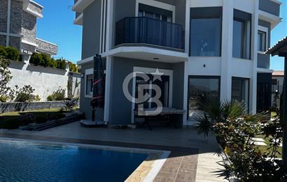 FOÇAKÖY'DE ÖZEL TASARIMLI SATILIK VİLLA 4+1