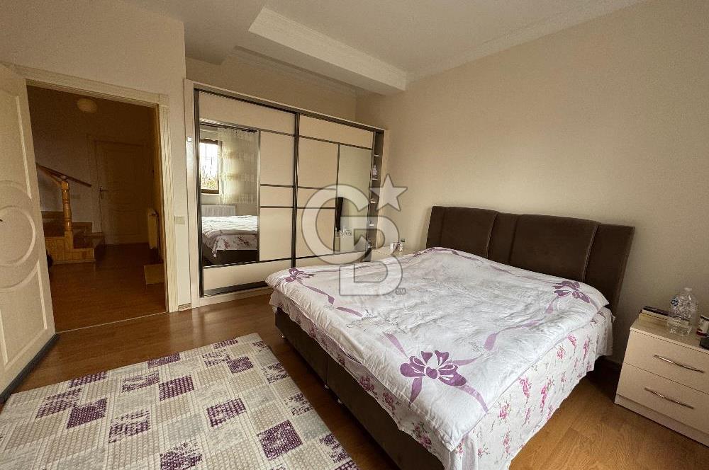 2.5 DÖNÜM ÜZERİNE YAPILI 440M2 İSKANLI DOĞALGAZLI SATILIK VİLLA