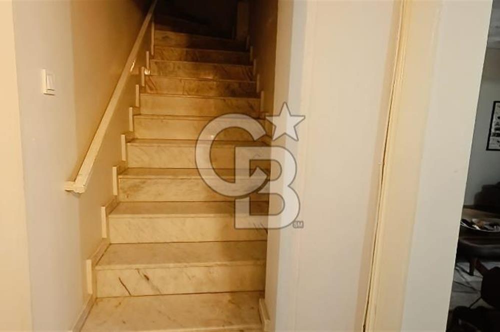 Karşıyaka Cevdet Bilsay Caddesi Üzeri 4+1 Satılık Dubleks Daire