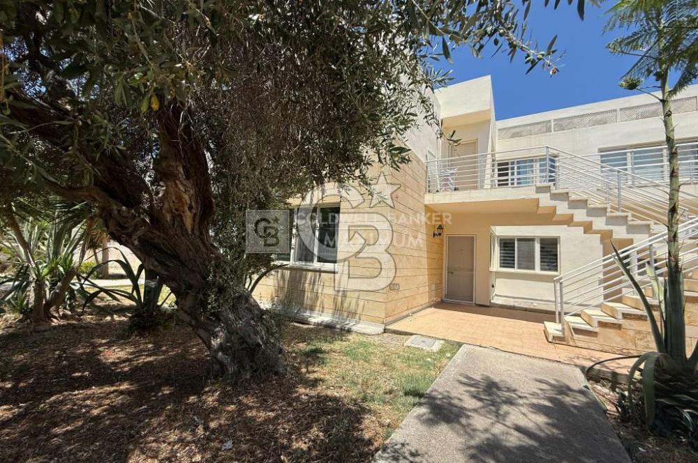 Girne Esentepe'de Yenilenmiş, Yatırıma Uygun Satılık  2+1 Daire   