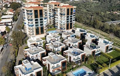 BAYRAKLI ZİYAM 8 SİTESİ'NDE DENİZ MANZARALI HAVUZLU SİTE İÇİ 3+1