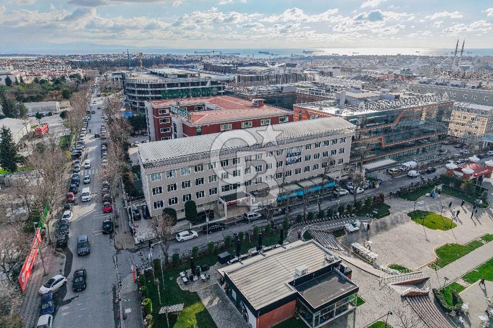 Küçükçekmece’de Prestijli Lokasyonda | 700 m² Kiralık Ofis / İşyeri
