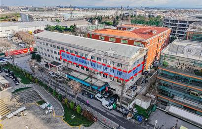 Küçükçekmece’de Prestijli Lokasyonda | 700 m² Kiralık Ofis / İşyeri