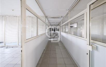 Küçükçekmece’de Prestijli Lokasyonda | 700 m² Kiralık Ofis / İşyeri