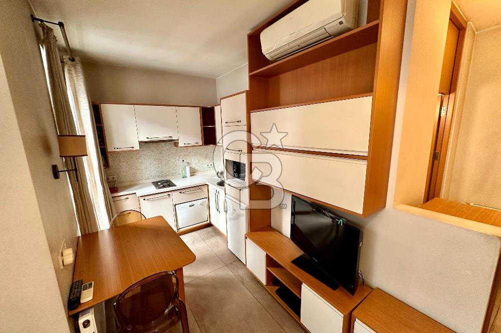 Şişhanede Tarihi Asansörlü Binada, Eşyalı, 1+1 Kiralık Daire