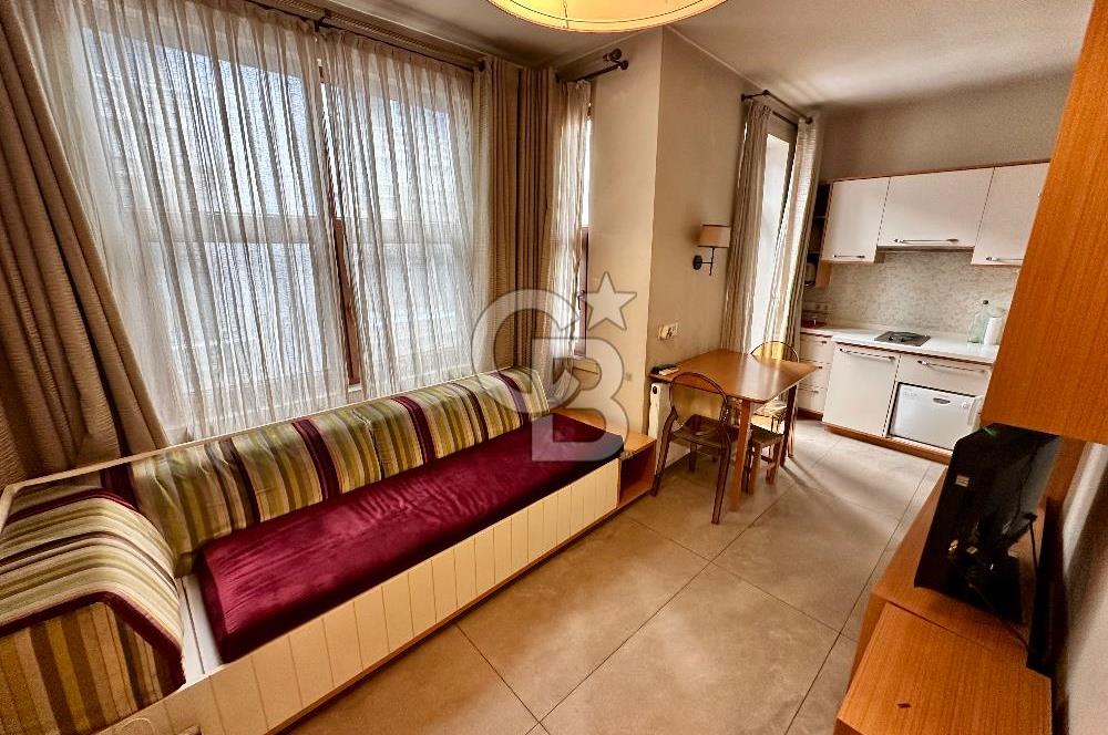 Şişhanede Tarihi Asansörlü Binada, Eşyalı, 1+1 Kiralık Daire