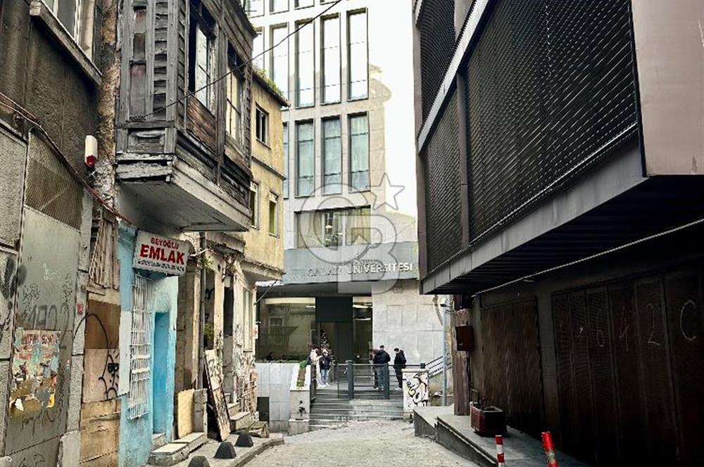 Şişhanede Tarihi Asansörlü Binada, Eşyalı, 1+1 Kiralık Daire