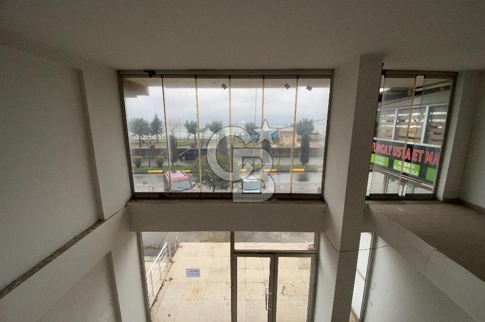 ARSİN YEŞİLYALI'DA YOLA CEPHELİ GALERİ KATLI KİRALIK DÜKKAN