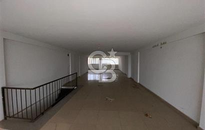 ARSİN YEŞİLYALI'DA YOLA CEPHELİ GALERİ KATLI KİRALIK DÜKKAN