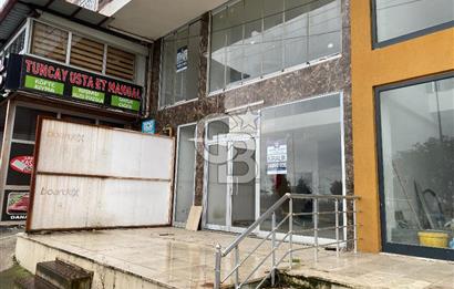 ARSİN YEŞİLYALI'DA YOLA CEPHELİ GALERİ KATLI KİRALIK DÜKKAN