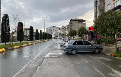 ARSİN YEŞİLYALI'DA YOLA CEPHELİ GALERİ KATLI KİRALIK DÜKKAN