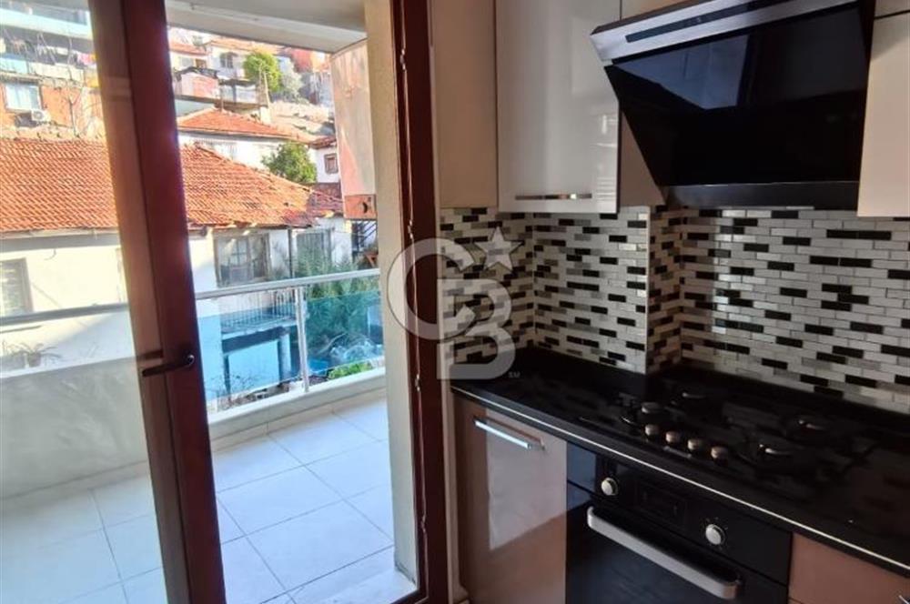 Bayraklı Emek’te Anadolu Caddesi Üzeri 3+1 | Krediye Uygun | Sahile 300 m