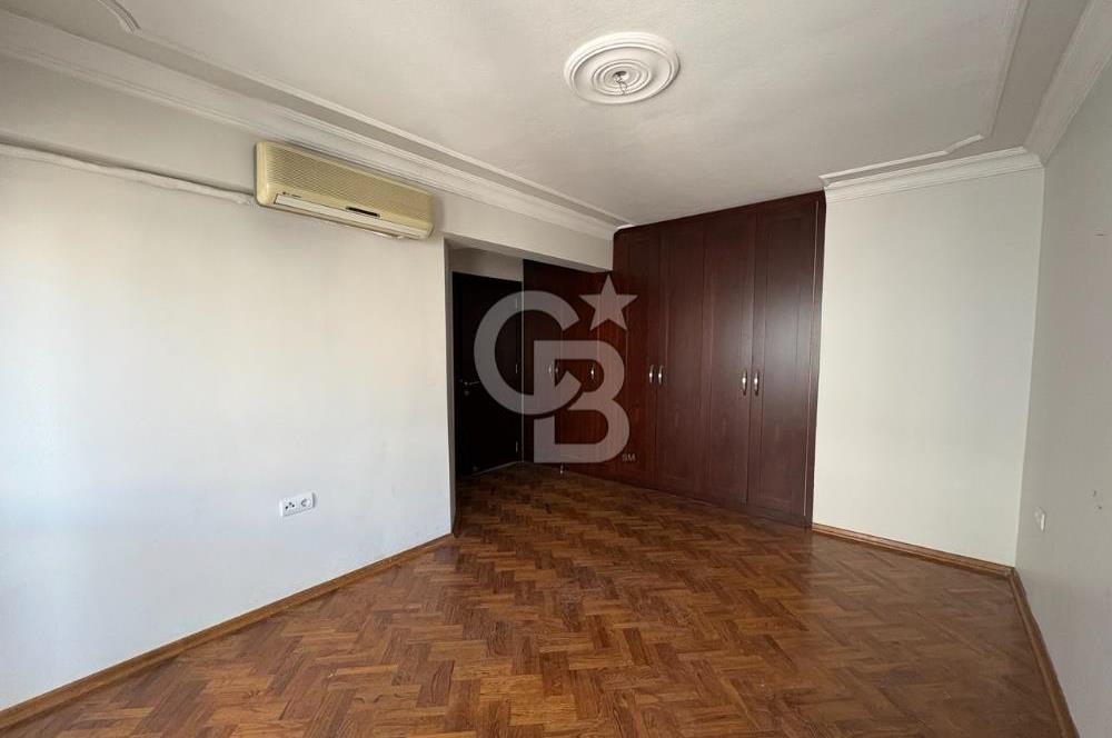 Bostanlı Tramvay Yolunda Geniş Balkonlu Kiralık 3+1 Ofis