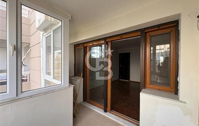 Bostanlı Tramvay Yolunda Geniş Balkonlu Kiralık 3+1 Ofis