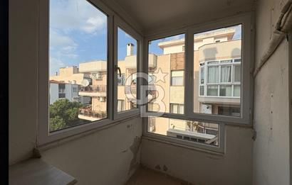 Bostanlı Tramvay Yolunda Geniş Balkonlu Kiralık 3+1 Ofis