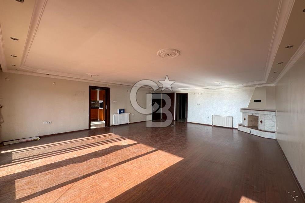 Bostanlı Tramvay Yolunda Geniş Balkonlu Kiralık 3+1 Ofis