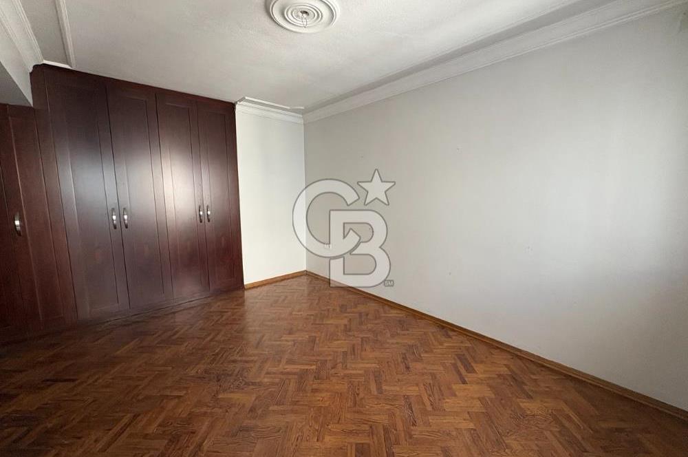Bostanlı Tramvay Yolunda Geniş Balkonlu Kiralık 3+1 Ofis