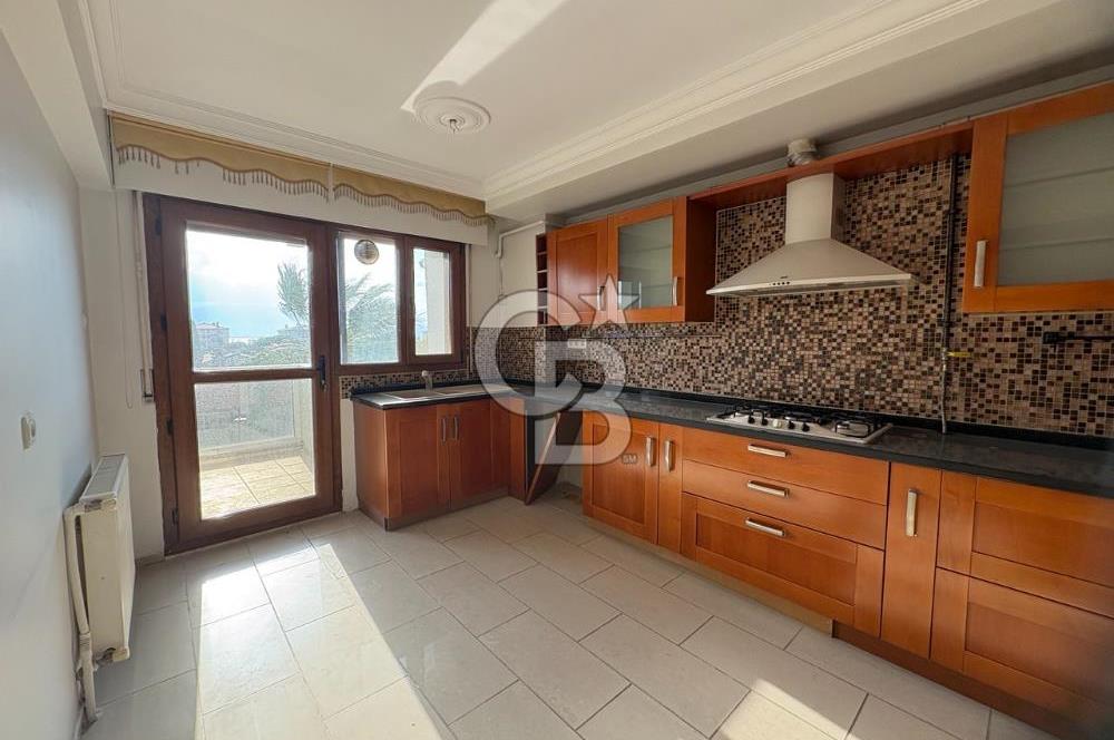 Bostanlı Tramvay Yolunda Geniş Balkonlu Kiralık 3+1 Ofis