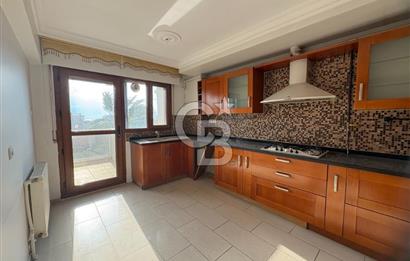 Bostanlı Tramvay Yolunda Geniş Balkonlu Kiralık 3+1 Ofis