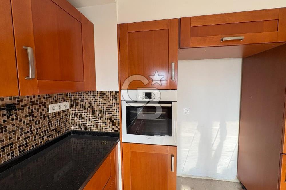 Bostanlı Tramvay Yolunda Geniş Balkonlu Kiralık 3+1 Ofis