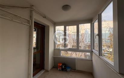 Bostanlı Tramvay Yolunda Geniş Balkonlu Kiralık 3+1 Ofis