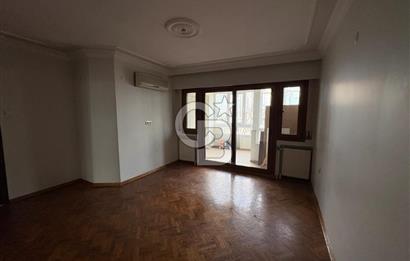 Bostanlı Tramvay Yolunda Geniş Balkonlu Kiralık 3+1 Ofis