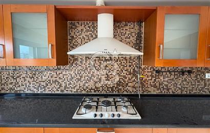 Bostanlı Tramvay Yolunda Geniş Balkonlu Kiralık 3+1 Ofis