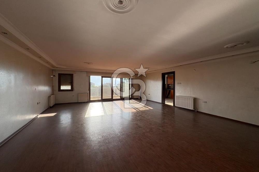 Bostanlı Tramvay Yolunda Geniş Balkonlu Kiralık 3+1 Ofis