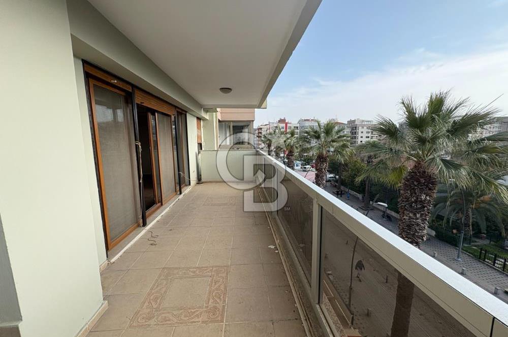 Bostanlı Tramvay Yolunda Geniş Balkonlu Kiralık 3+1 Ofis