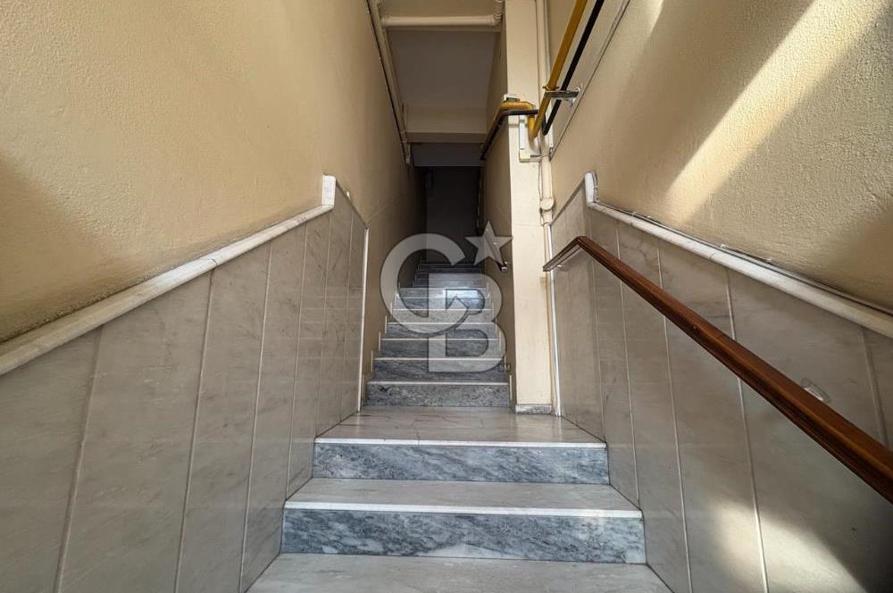 Bostanlı Tramvay Yolunda Geniş Balkonlu Kiralık 3+1 Ofis