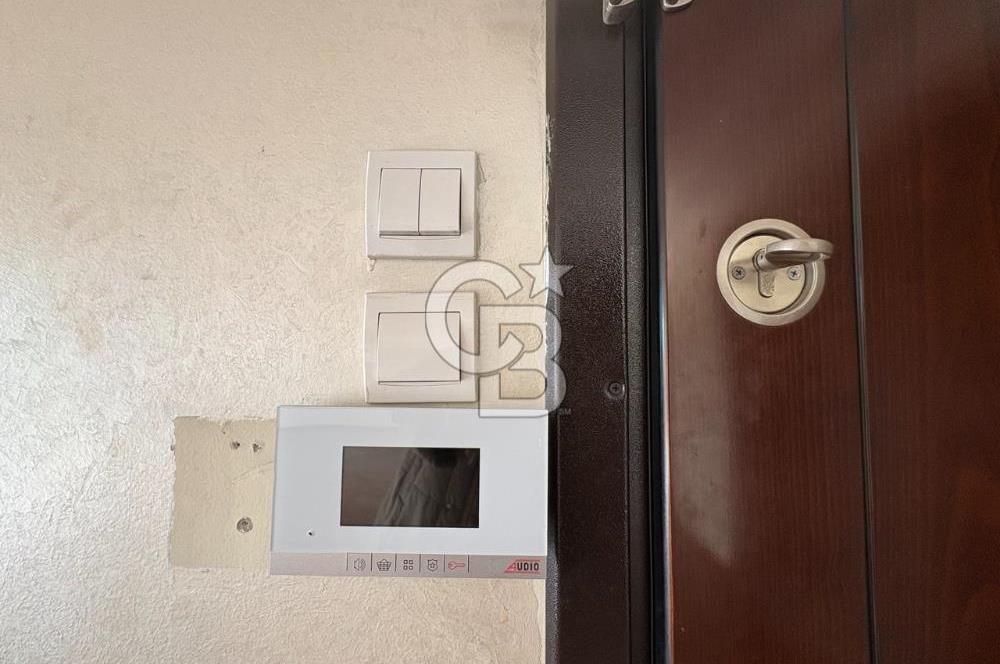 Bostanlı Tramvay Yolunda Geniş Balkonlu Kiralık 3+1 Ofis