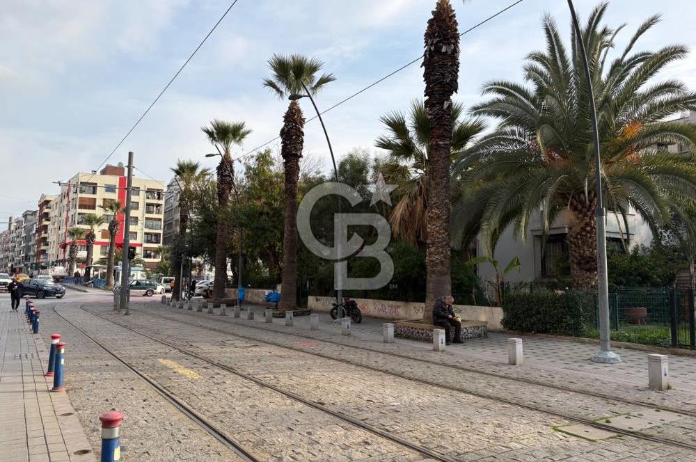 Bostanlı Tramvay Yolunda Geniş Balkonlu Kiralık 3+1 Ofis