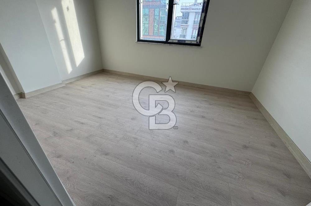 Sancaktepe Sultangazi Caddesinde Kapalı Otoparklı 2+1 Satılık