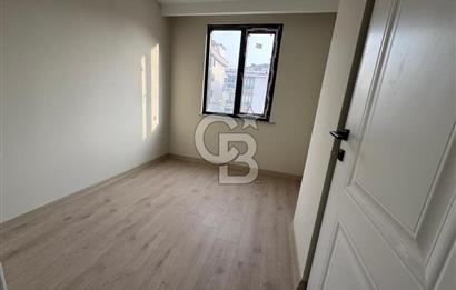 Sancaktepe Sultangazi Caddesinde Kapalı Otoparklı 2+1 Satılık