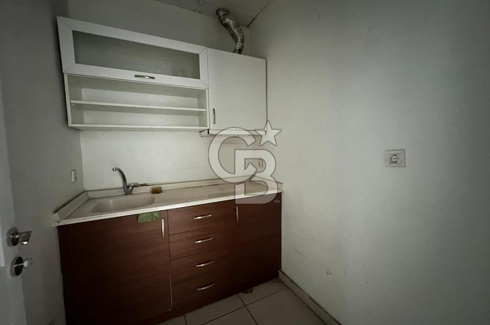 ESENYURT ŞELALE PLAZA' DA SATILIK 150 M2 (4+1) OFİS 