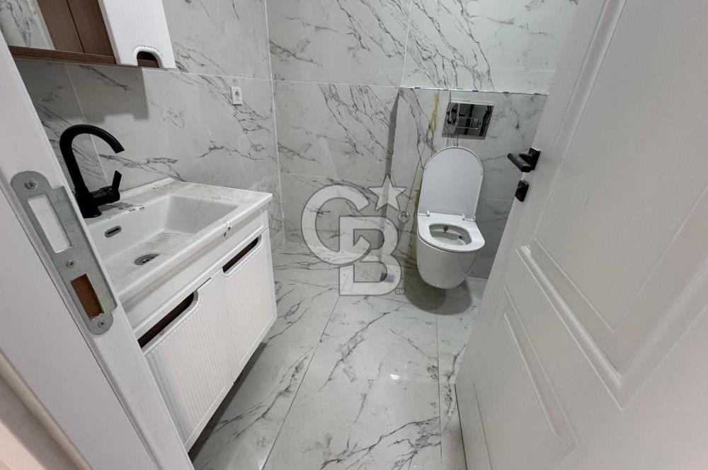 Sancaktepe Sultangazi Caddesinde Kapalı Otoparklı 2+1 Satılık