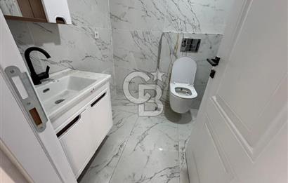 Sancaktepe Sultangazi Caddesinde Kapalı Otoparklı 2+1 Satılık