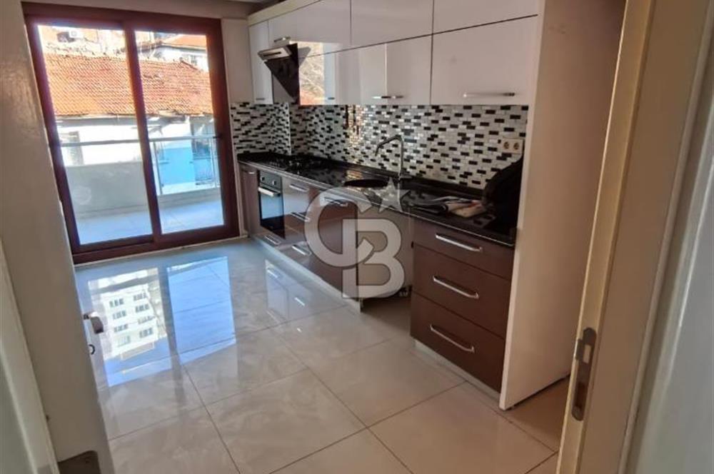 Bayraklı Emek’te Anadolu Caddesi Üzeri 3+1 | Krediye Uygun | Sahile 300 m