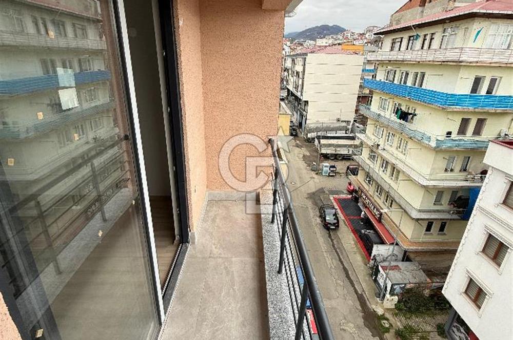 TRABZON/AKÇABAAT SAHİLE YÜRÜME MESAFESİNDE KİRALIK DAİRE