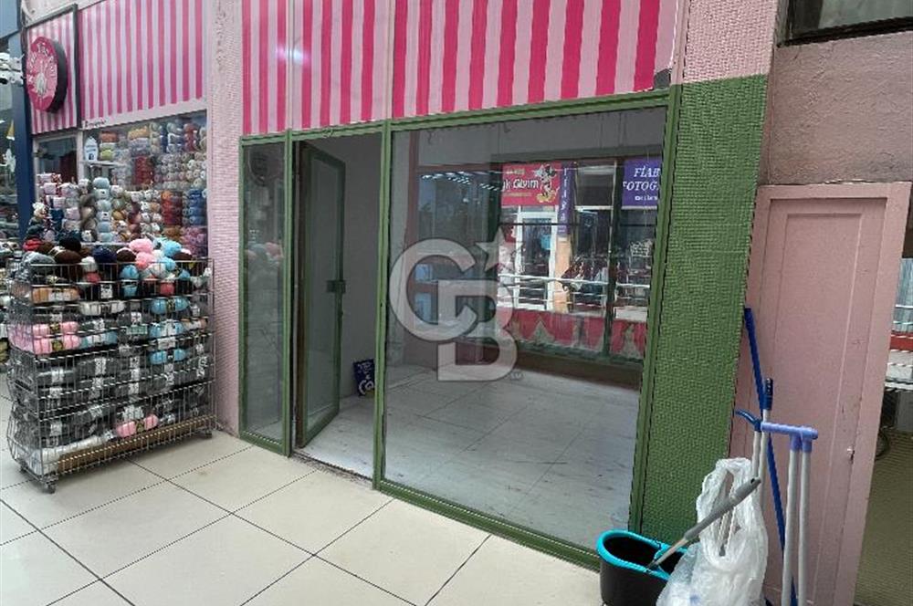 Üsküdar Merkez de Eser Çarşısı İçinde 10 m2 Boş Dükkan