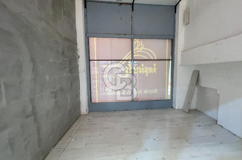 Üsküdar Merkez de Eser Çarşısı İçinde 10 m2 Boş Dükkan