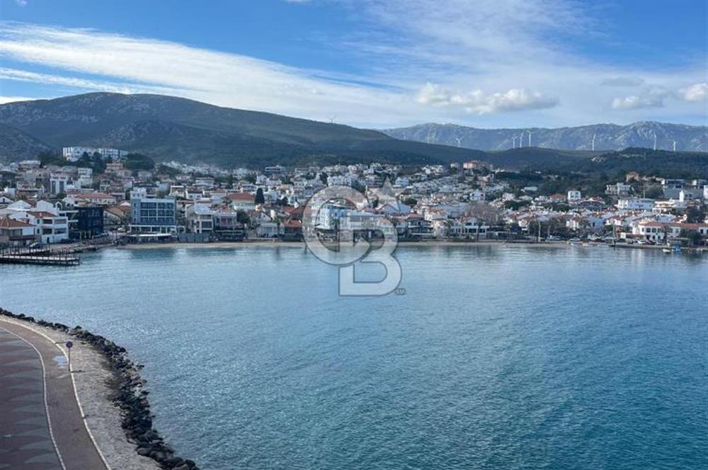 Karaburun Mordoğan Merkez'de Denize Sıfır 2+1 Daire