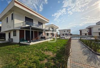 Ayvalık Altınova Kolaylı Plus Sitesi Deniz Manzaralı 3+1 Dubleks - 1 - 327655