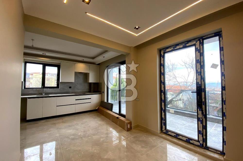 GÖLCÜK İHSANİYE'DE DENİZ MANZARALI MÜSTAKİL KİRALIK TRİPLEKS