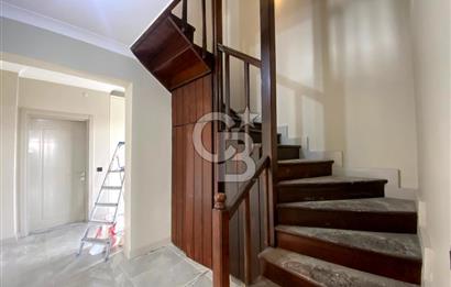 GÖLCÜK İHSANİYE'DE DENİZ MANZARALI MÜSTAKİL KİRALIK TRİPLEKS