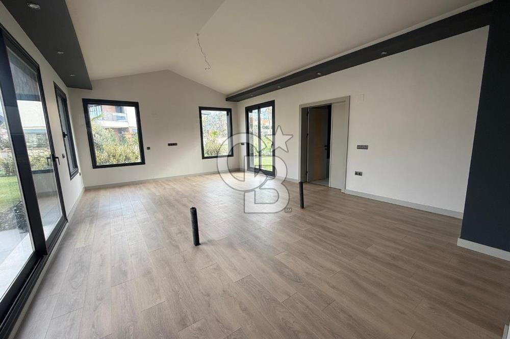 GÜZELBAHÇEDE SATILIK VİLLA