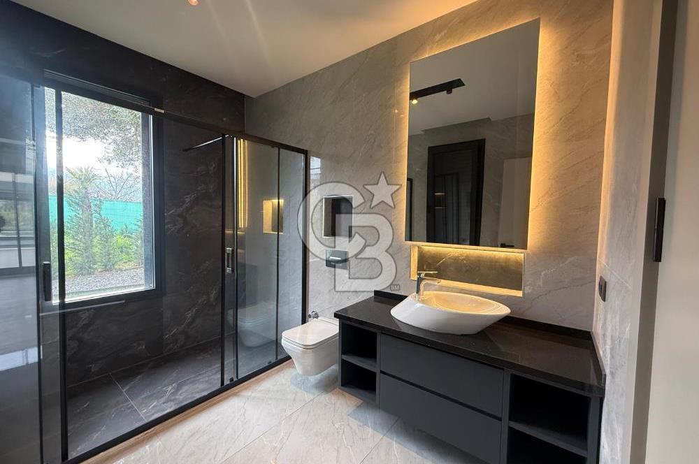 GÜZELBAHÇEDE SATILIK VİLLA