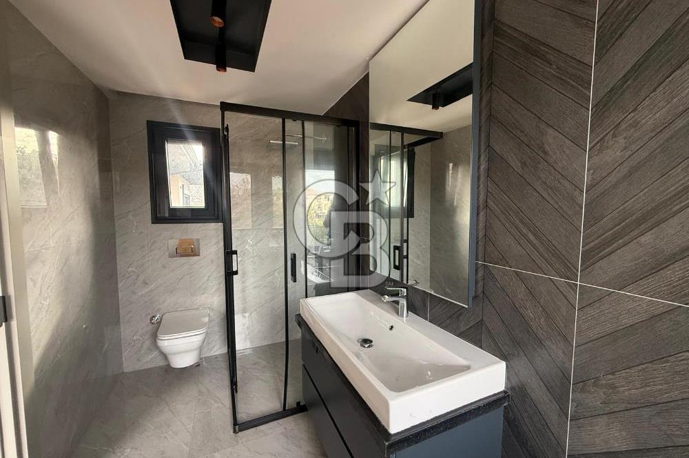 GÜZELBAHÇEDE SATILIK VİLLA